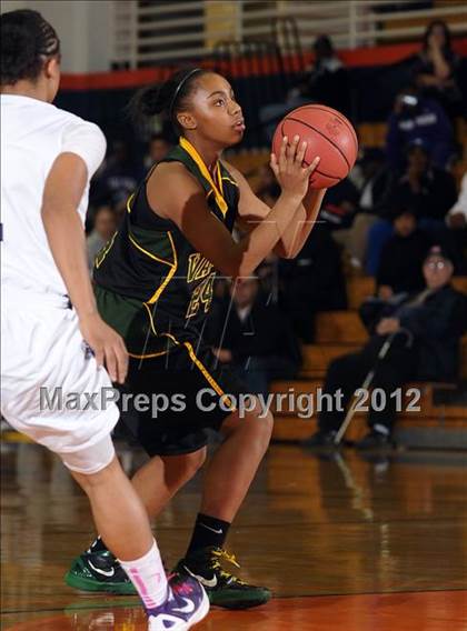 Thumbnail 3 in Vanden vs. Sacramento (CIF SJS D3 Playoffs) photogallery.