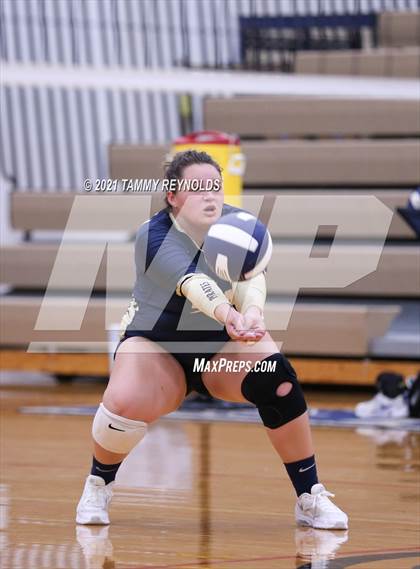 Thumbnail 1 in Bryson vs Perrin-Whitt photogallery.