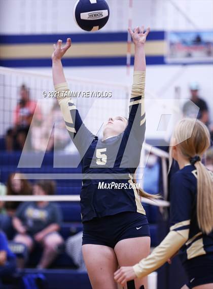 Thumbnail 2 in Bryson vs Perrin-Whitt photogallery.