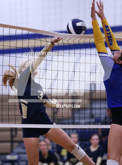 Thumbnail 1 in Bryson vs Perrin-Whitt photogallery.