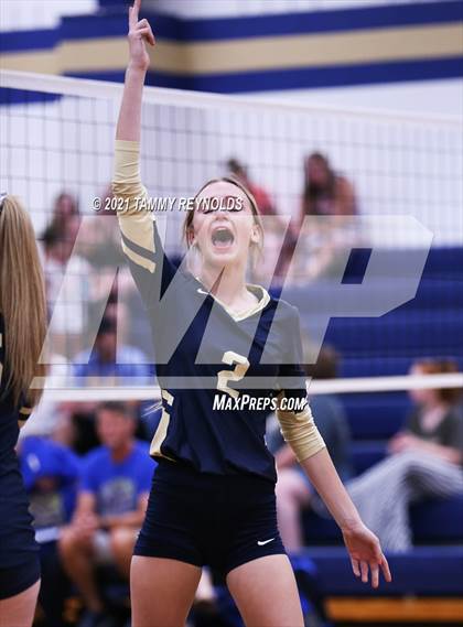 Thumbnail 2 in Bryson vs Perrin-Whitt photogallery.