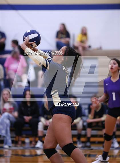 Thumbnail 3 in Bryson vs Perrin-Whitt photogallery.