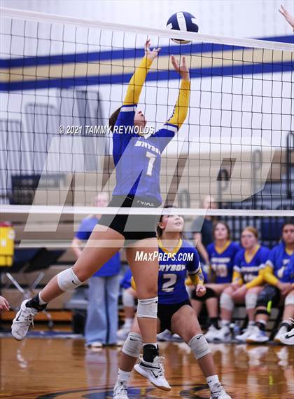 Thumbnail 1 in Bryson vs Perrin-Whitt photogallery.