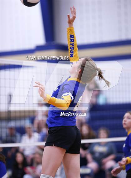 Thumbnail 3 in Bryson vs Perrin-Whitt photogallery.