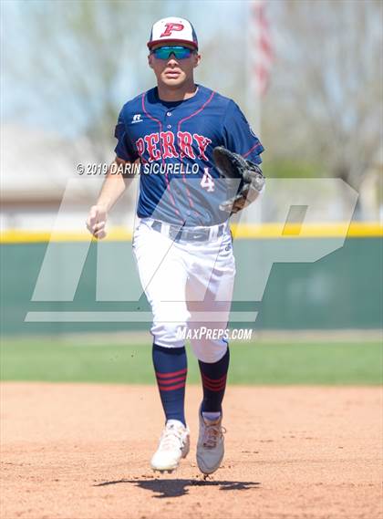 Thumbnail 1 in Perry vs. Queen Creek (Bob Everett Classic) photogallery.