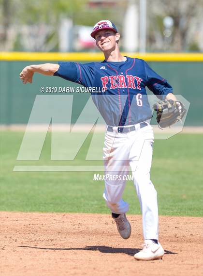 Thumbnail 2 in Perry vs. Queen Creek (Bob Everett Classic) photogallery.