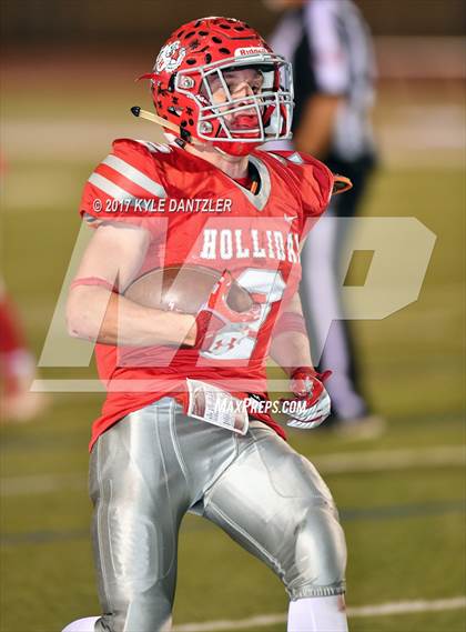 Thumbnail 2 in Edgewood vs. Holliday (UIL 3A Division 2 Region 2 Area Playoff) photogallery.