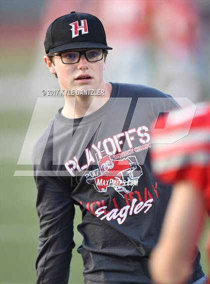 Thumbnail 1 in Edgewood vs. Holliday (UIL 3A Division 2 Region 2 Area Playoff) photogallery.