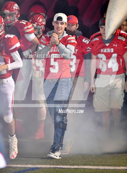 Thumbnail 2 in Edgewood vs. Holliday (UIL 3A Division 2 Region 2 Area Playoff) photogallery.