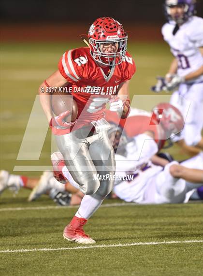 Thumbnail 2 in Edgewood vs. Holliday (UIL 3A Division 2 Region 2 Area Playoff) photogallery.