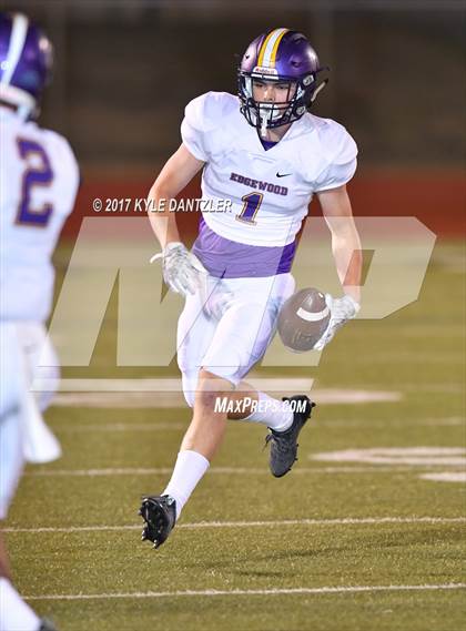 Thumbnail 1 in Edgewood vs. Holliday (UIL 3A Division 2 Region 2 Area Playoff) photogallery.
