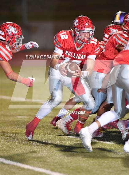 Thumbnail 1 in Edgewood vs. Holliday (UIL 3A Division 2 Region 2 Area Playoff) photogallery.