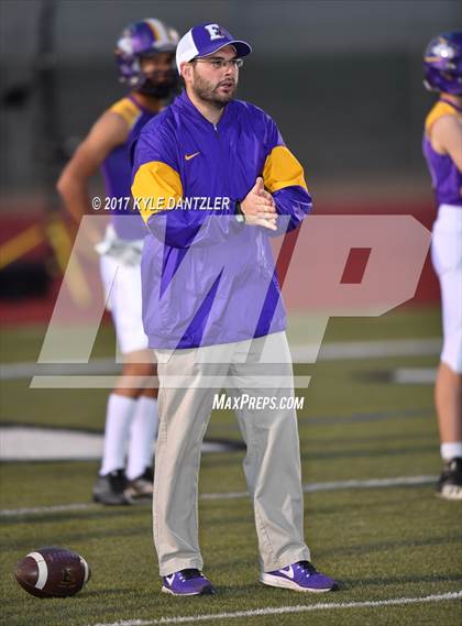 Thumbnail 2 in Edgewood vs. Holliday (UIL 3A Division 2 Region 2 Area Playoff) photogallery.