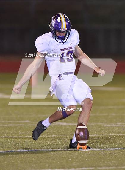 Thumbnail 3 in Edgewood vs. Holliday (UIL 3A Division 2 Region 2 Area Playoff) photogallery.