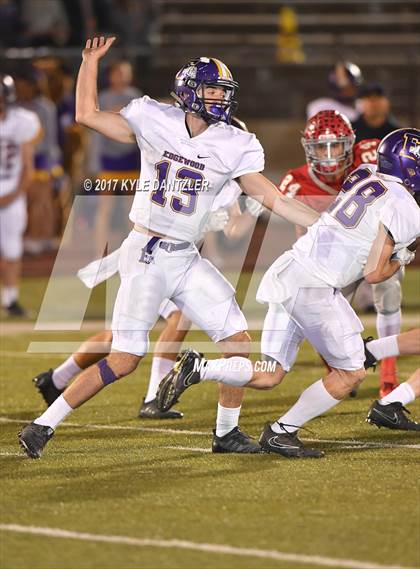 Thumbnail 1 in Edgewood vs. Holliday (UIL 3A Division 2 Region 2 Area Playoff) photogallery.