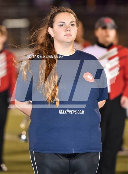 Thumbnail 1 in Edgewood vs. Holliday (UIL 3A Division 2 Region 2 Area Playoff) photogallery.