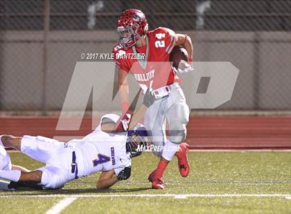 Thumbnail 2 in Edgewood vs. Holliday (UIL 3A Division 2 Region 2 Area Playoff) photogallery.