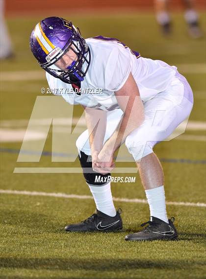 Thumbnail 1 in Edgewood vs. Holliday (UIL 3A Division 2 Region 2 Area Playoff) photogallery.