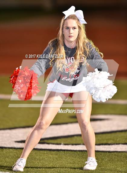 Thumbnail 2 in Edgewood vs. Holliday (UIL 3A Division 2 Region 2 Area Playoff) photogallery.