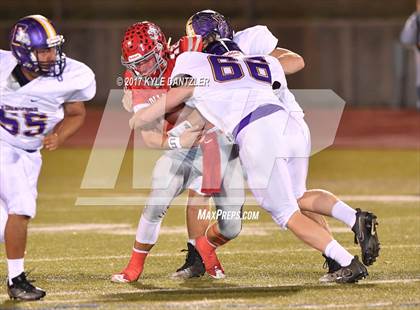 Thumbnail 3 in Edgewood vs. Holliday (UIL 3A Division 2 Region 2 Area Playoff) photogallery.