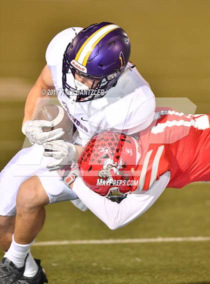 Thumbnail 3 in Edgewood vs. Holliday (UIL 3A Division 2 Region 2 Area Playoff) photogallery.