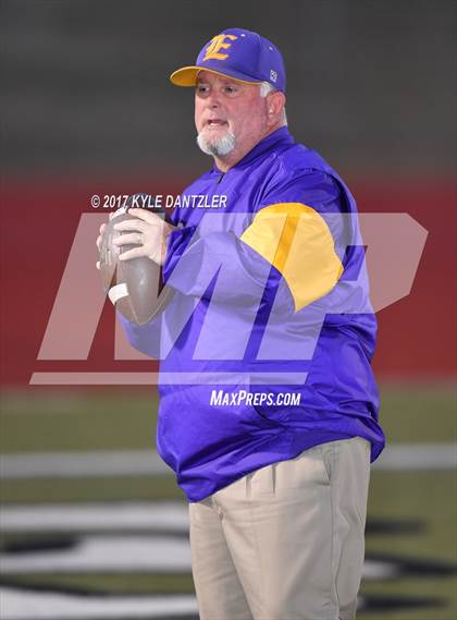 Thumbnail 3 in Edgewood vs. Holliday (UIL 3A Division 2 Region 2 Area Playoff) photogallery.