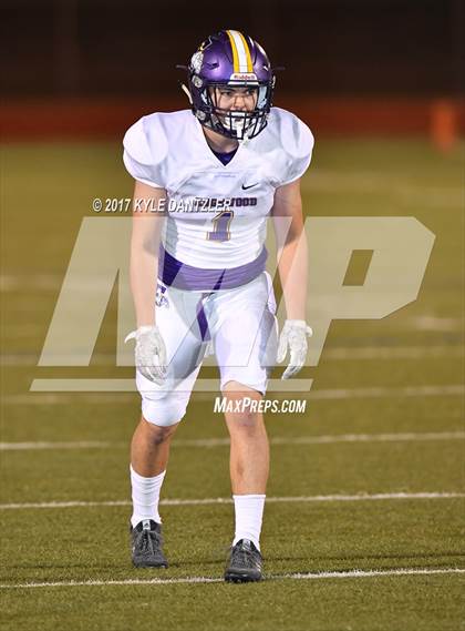 Thumbnail 2 in Edgewood vs. Holliday (UIL 3A Division 2 Region 2 Area Playoff) photogallery.