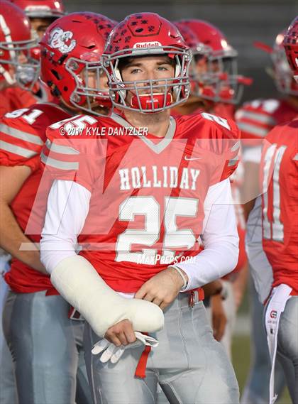 Thumbnail 1 in Edgewood vs. Holliday (UIL 3A Division 2 Region 2 Area Playoff) photogallery.