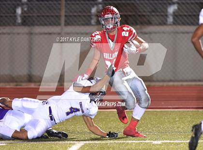 Thumbnail 1 in Edgewood vs. Holliday (UIL 3A Division 2 Region 2 Area Playoff) photogallery.