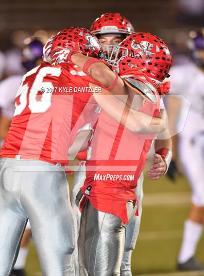 Thumbnail 3 in Edgewood vs. Holliday (UIL 3A Division 2 Region 2 Area Playoff) photogallery.