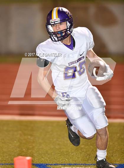 Thumbnail 1 in Edgewood vs. Holliday (UIL 3A Division 2 Region 2 Area Playoff) photogallery.