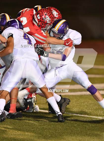 Thumbnail 2 in Edgewood vs. Holliday (UIL 3A Division 2 Region 2 Area Playoff) photogallery.