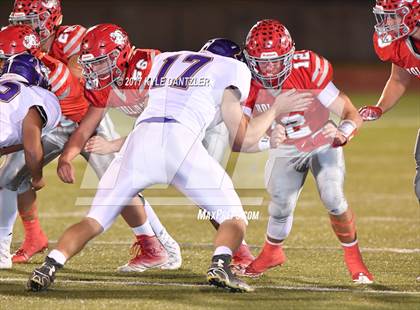 Thumbnail 1 in Edgewood vs. Holliday (UIL 3A Division 2 Region 2 Area Playoff) photogallery.