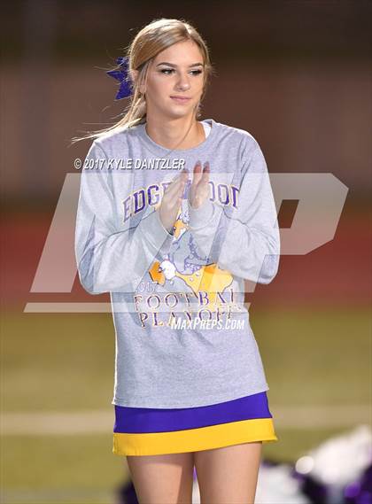 Thumbnail 2 in Edgewood vs. Holliday (UIL 3A Division 2 Region 2 Area Playoff) photogallery.