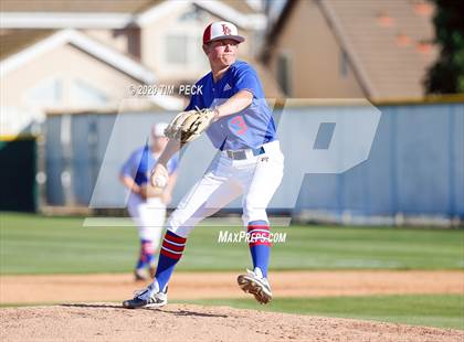 Thumbnail 1 in Villa Park @ Los Alamitos photogallery.