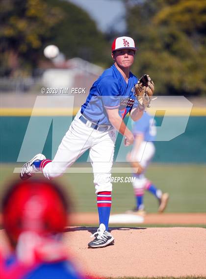 Thumbnail 1 in Villa Park @ Los Alamitos photogallery.