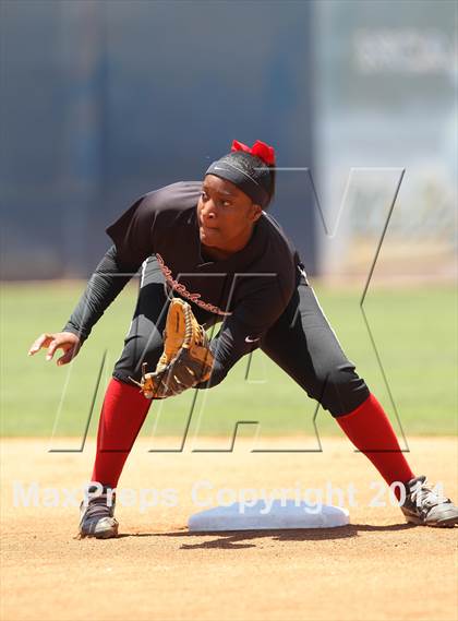 Thumbnail 2 in Sylmar vs. Westchester (CIF L.A. City Section D2 Final) photogallery.