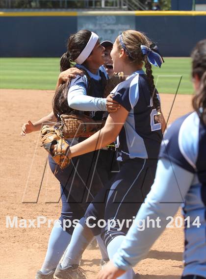Thumbnail 2 in Sylmar vs. Westchester (CIF L.A. City Section D2 Final) photogallery.