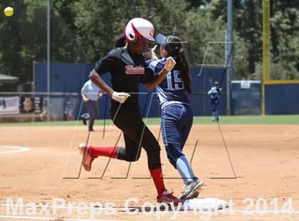 Thumbnail 3 in Sylmar vs. Westchester (CIF L.A. City Section D2 Final) photogallery.