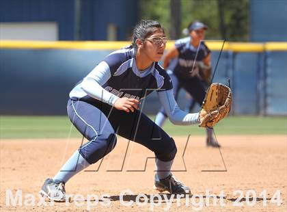 Thumbnail 3 in Sylmar vs. Westchester (CIF L.A. City Section D2 Final) photogallery.