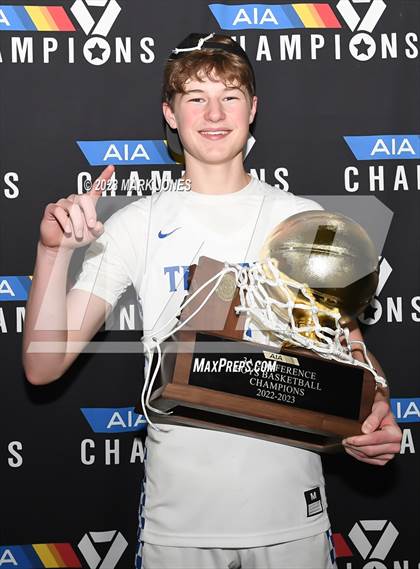 Thumbnail 1 in Monument Valley vs. Valley Christian (AIA 3A Final Awards) photogallery.