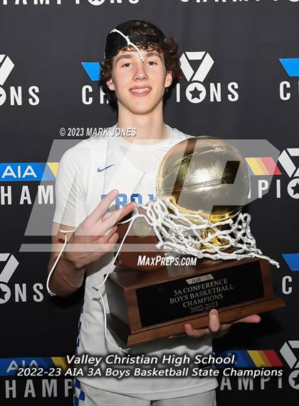 Thumbnail 2 in Monument Valley vs. Valley Christian (AIA 3A Final Awards) photogallery.