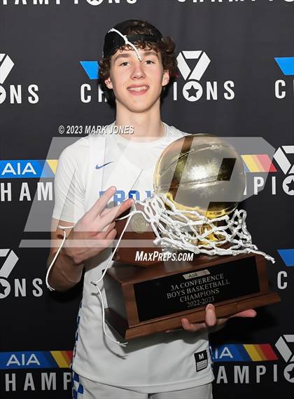 Thumbnail 1 in Monument Valley vs. Valley Christian (AIA 3A Final Awards) photogallery.