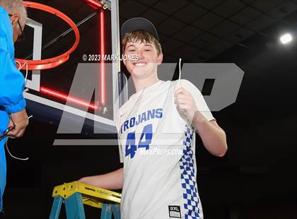 Thumbnail 1 in Monument Valley vs. Valley Christian (AIA 3A Final Awards) photogallery.