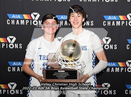 Thumbnail 1 in Monument Valley vs. Valley Christian (AIA 3A Final Awards) photogallery.
