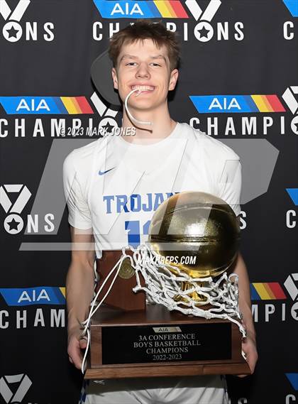Thumbnail 2 in Monument Valley vs. Valley Christian (AIA 3A Final Awards) photogallery.