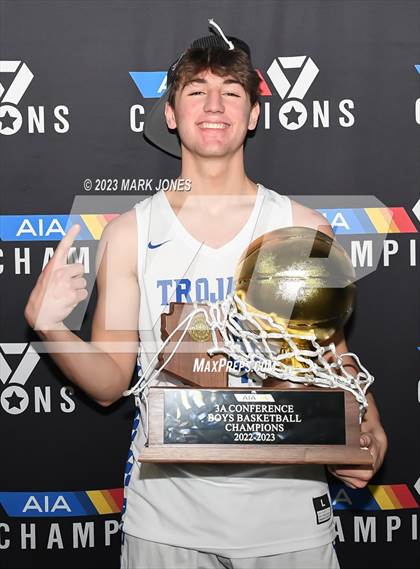 Thumbnail 3 in Monument Valley vs. Valley Christian (AIA 3A Final Awards) photogallery.