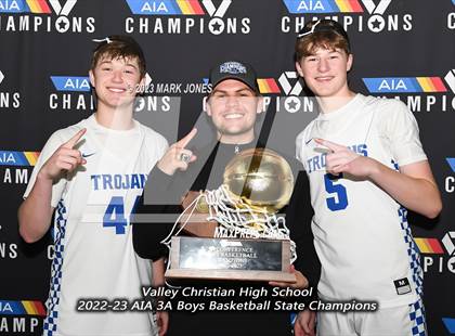 Thumbnail 1 in Monument Valley vs. Valley Christian (AIA 3A Final Awards) photogallery.