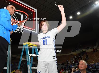 Thumbnail 3 in Monument Valley vs. Valley Christian (AIA 3A Final Awards) photogallery.