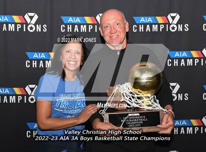Thumbnail 3 in Monument Valley vs. Valley Christian (AIA 3A Final Awards) photogallery.